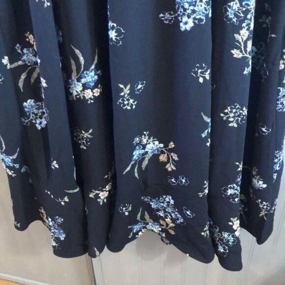 Chelsea Studio Black Floral Sleeveless High Low Dress With Elastic Waist & V-Nec - Picture 8 of 8